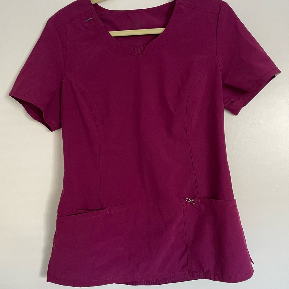 Cherokee Infinity Medium Wine Scrub Top